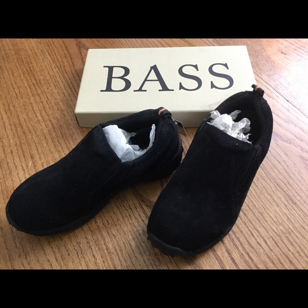 NIB Bass suede shoes size 3